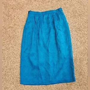 Vintage 100% Silk Midi Skirt with Paisley Design & Back Zipper Enclosure Size 8